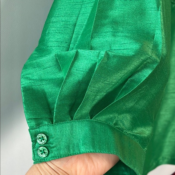 Crown & Ivy Vibrant Green Satin Blouse - Picture 5 of 9